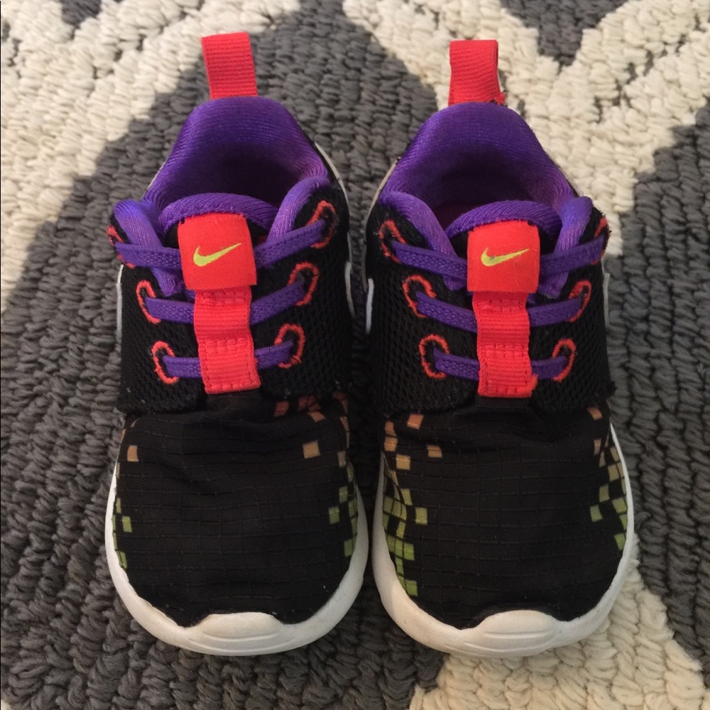 Infant girls Nike shoes